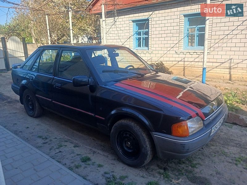 Хетчбек Ford Escort 1989 в Бершаді
