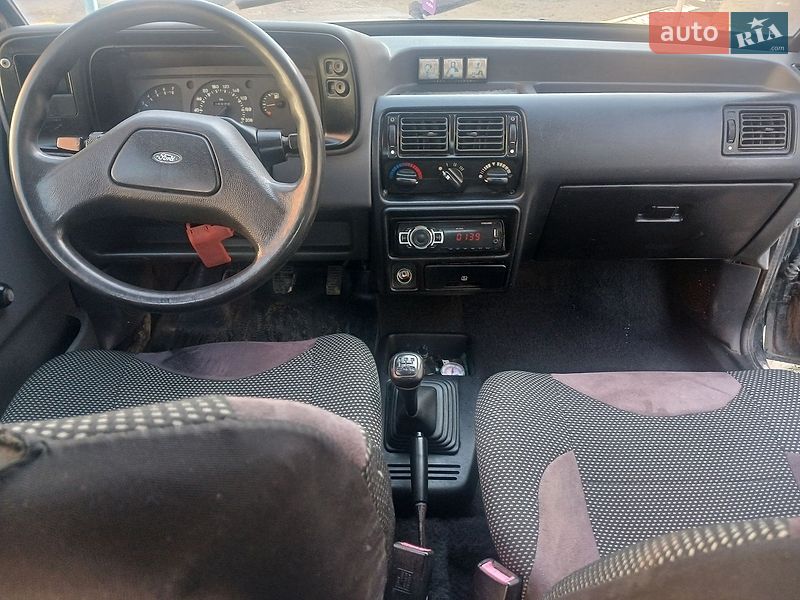 Хетчбек Ford Escort 1989 в Бершаді
