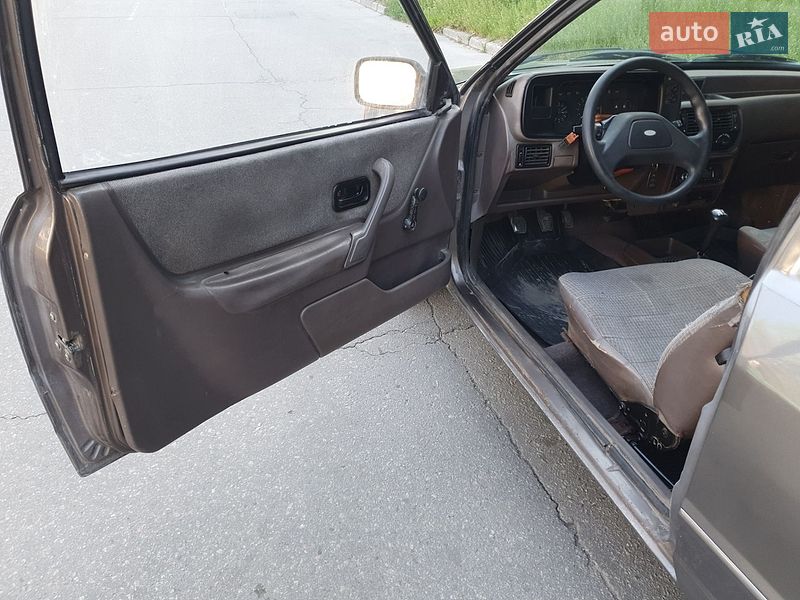 Хетчбек Ford Escort 1986 в Кременчуці