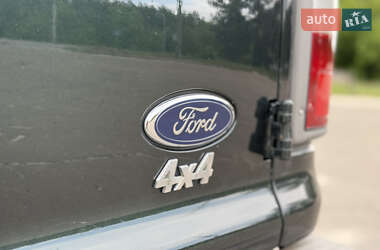 Внедорожник / Кроссовер Ford Excursion 2001 в 
