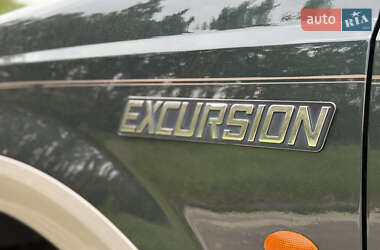 Внедорожник / Кроссовер Ford Excursion 2001 в 