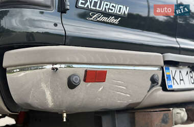 Внедорожник / Кроссовер Ford Excursion 2001 в 