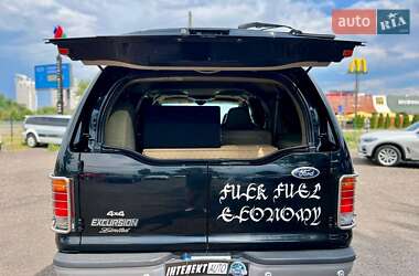 Внедорожник / Кроссовер Ford Excursion 2005 в 