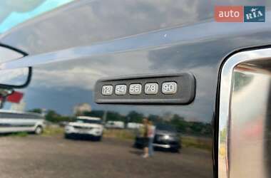 Внедорожник / Кроссовер Ford Excursion 2005 в 