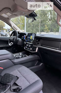 Внедорожник / Кроссовер Ford Expedition 2022 в 