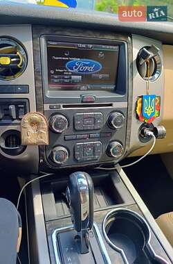 Внедорожник / Кроссовер Ford Expedition 2015 в 