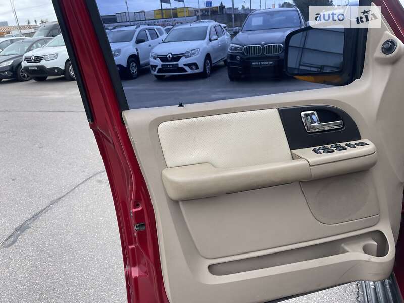 Внедорожник / Кроссовер Ford Expedition 2005 в Киеве