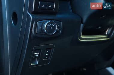 Внедорожник / Кроссовер Ford Expedition 2019 в 