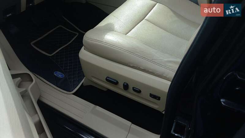 Внедорожник / Кроссовер Ford Expedition 2014 в Киеве