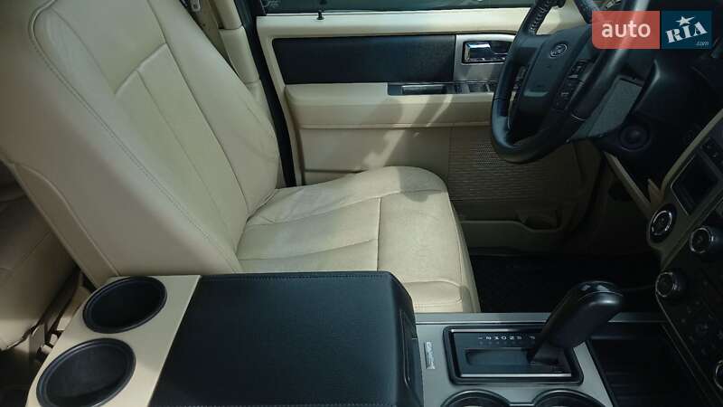 Внедорожник / Кроссовер Ford Expedition 2014 в Киеве