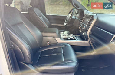 Внедорожник / Кроссовер Ford Expedition 2019 в 