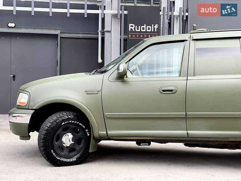 Внедорожник / Кроссовер Ford Expedition 1999 в Киеве