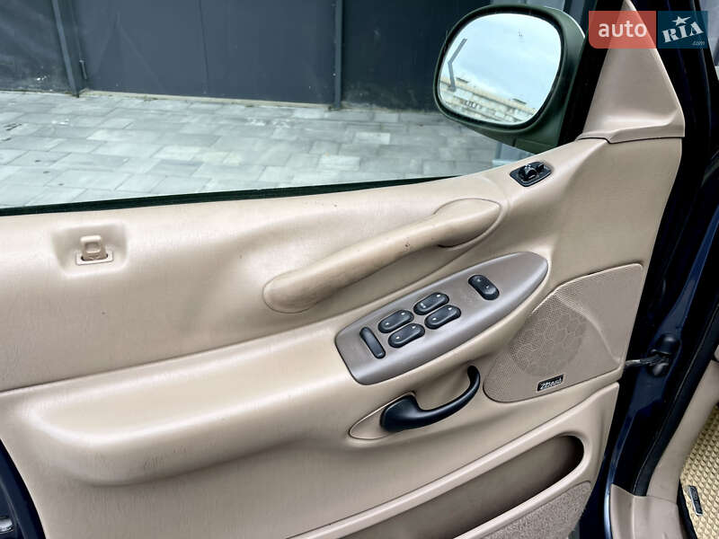 Внедорожник / Кроссовер Ford Expedition 1999 в Киеве