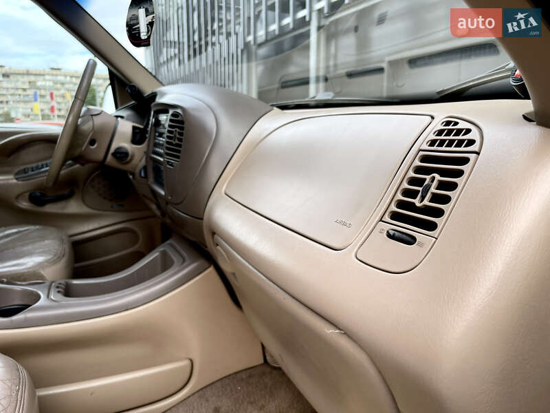 Внедорожник / Кроссовер Ford Expedition 1999 в Киеве