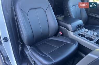 Позашляховик / Кросовер Ford Expedition 2019 в 