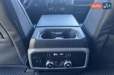 Позашляховик / Кросовер Ford Expedition 2019 в 