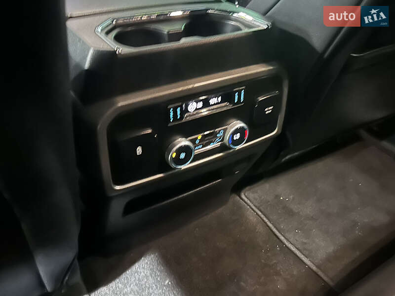 Внедорожник / Кроссовер Ford Expedition 2019 в Киеве