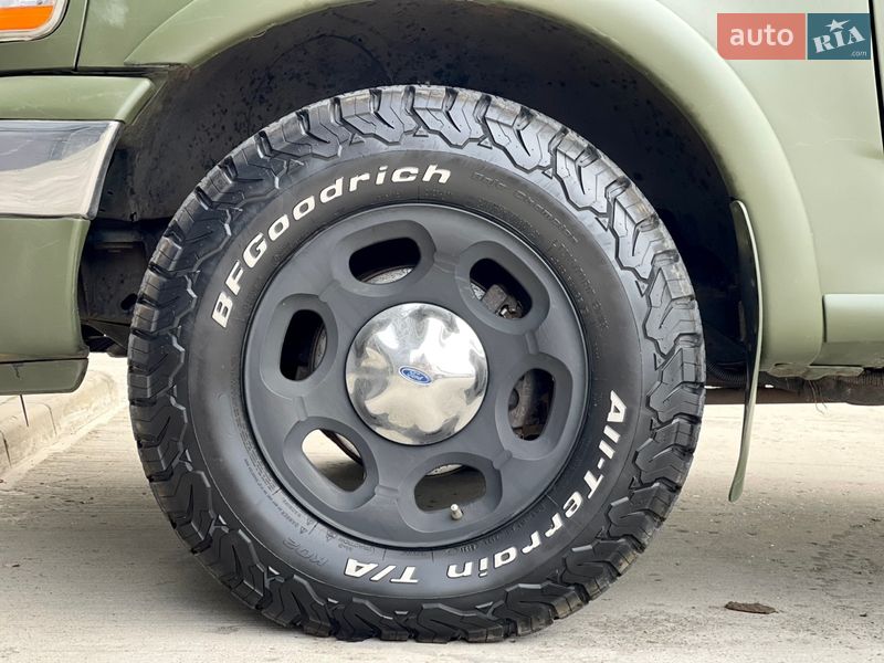 Внедорожник / Кроссовер Ford Expedition 1999 в Киеве