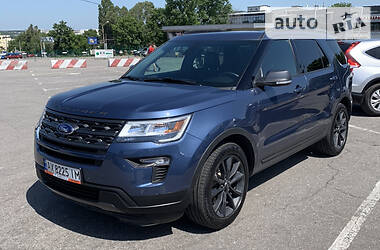 Позашляховик / Кросовер Ford Explorer 2018 в 