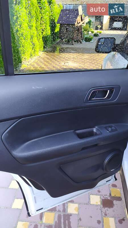 Внедорожник / Кроссовер Ford Explorer 2016 в Рокитном