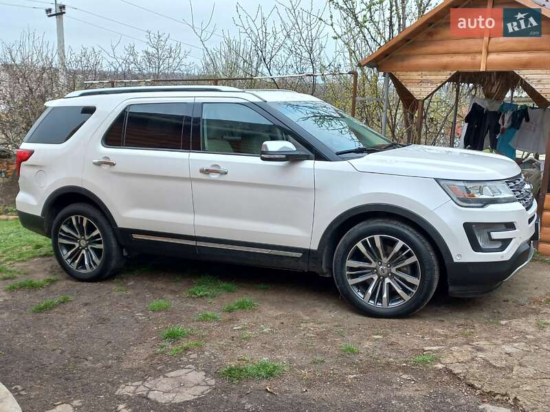 Позашляховик / Кросовер Ford Explorer 2016 в Первомайську