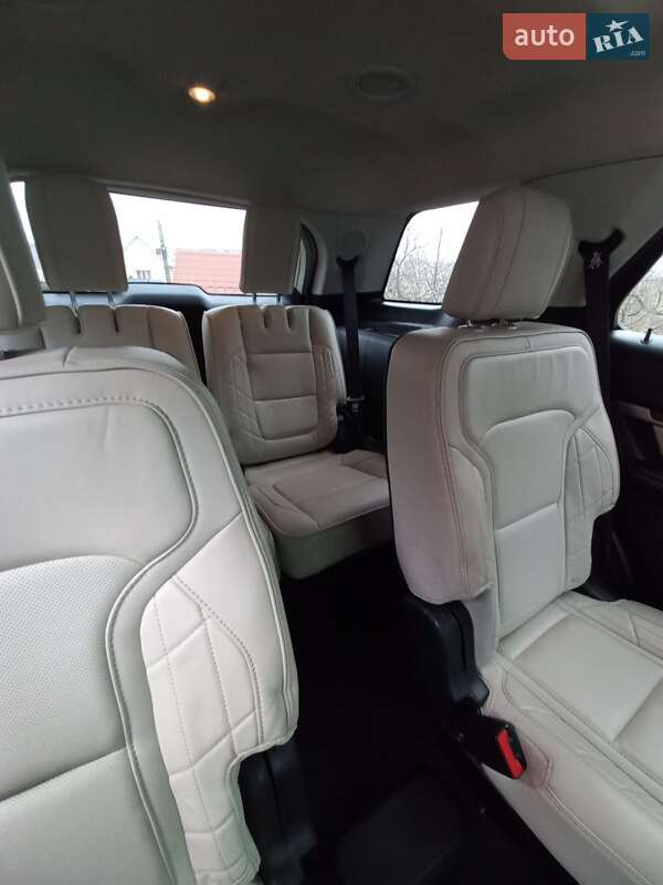 Позашляховик / Кросовер Ford Explorer 2016 в Первомайську