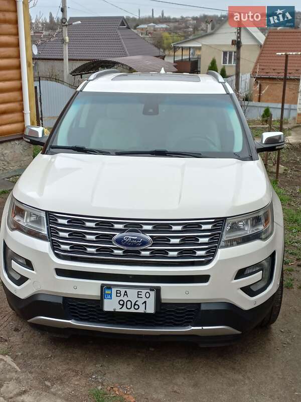 Позашляховик / Кросовер Ford Explorer 2016 в Первомайську