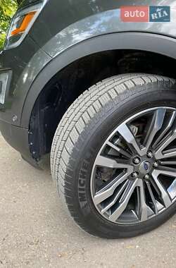 Позашляховик / Кросовер Ford Explorer 2017 в Тернополі