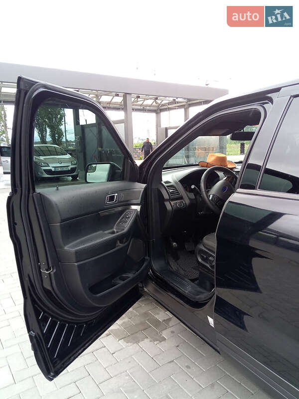 Позашляховик / Кросовер Ford Explorer 2017 в Луцьку