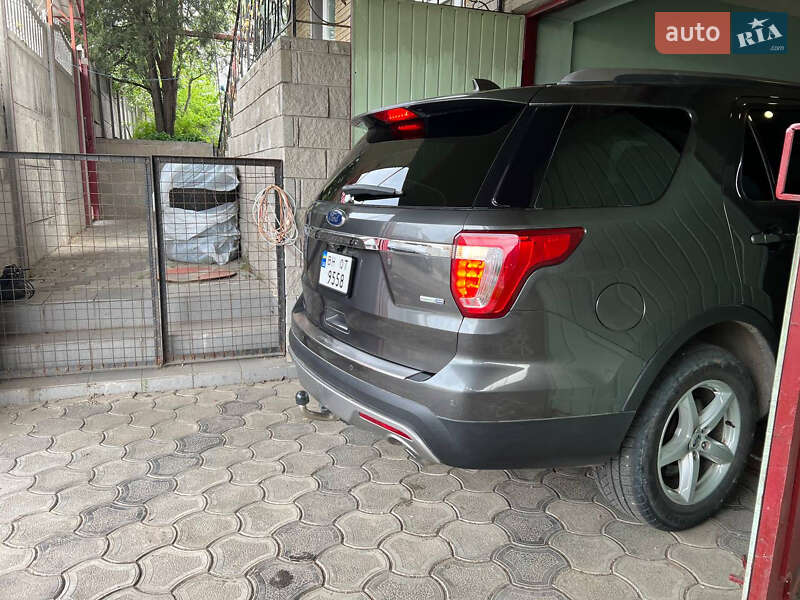 Внедорожник / Кроссовер Ford Explorer 2016 в Днепре