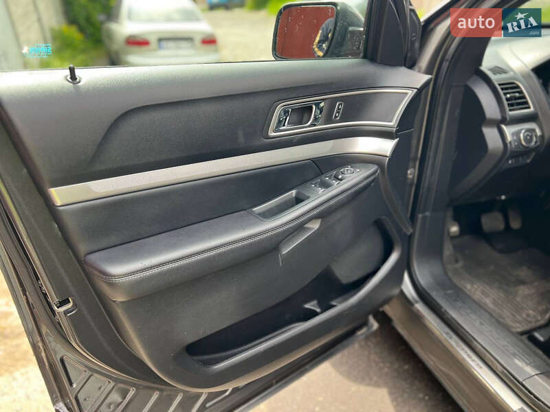 Внедорожник / Кроссовер Ford Explorer 2016 в Днепре