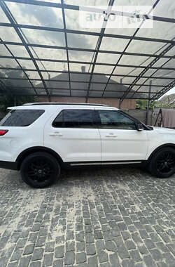 Позашляховик / Кросовер Ford Explorer 2017 в 