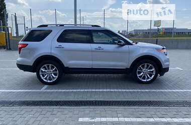 Позашляховик / Кросовер Ford Explorer 2015 в Первомайську