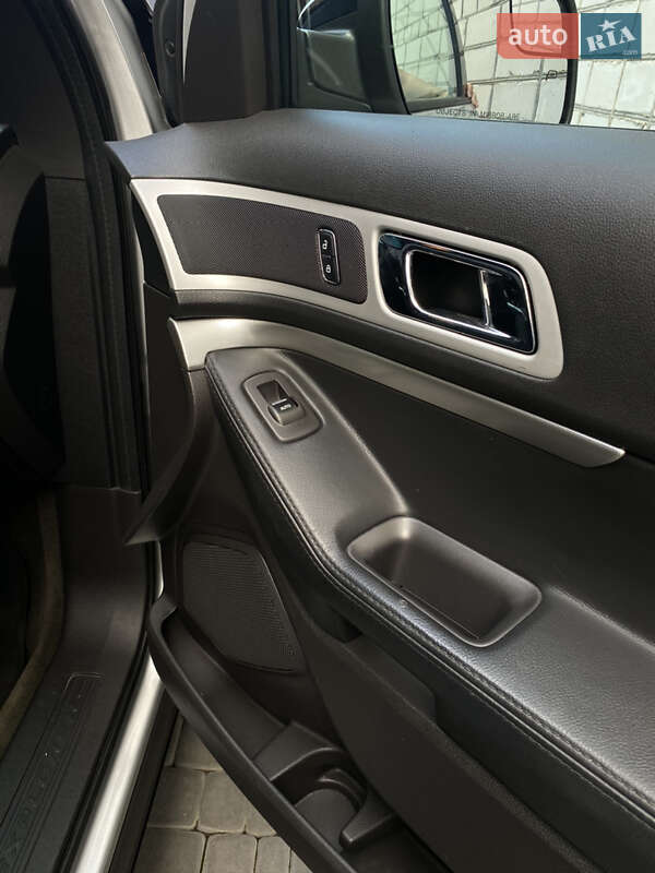 Внедорожник / Кроссовер Ford Explorer 2015 в Первомайске