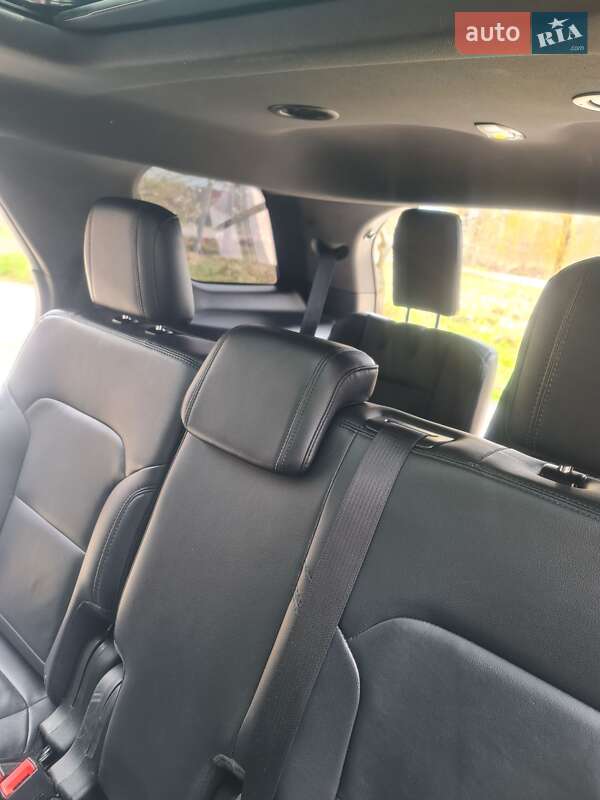 Позашляховик / Кросовер Ford Explorer 2017 в Трускавці