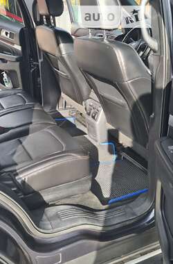 Позашляховик / Кросовер Ford Explorer 2016 в Ужгороді