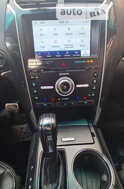 Позашляховик / Кросовер Ford Explorer 2016 в Ужгороді