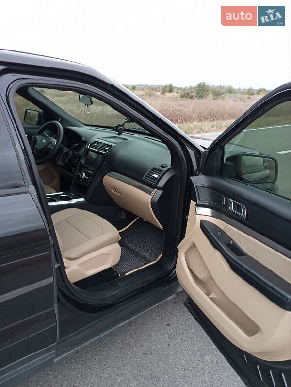 Внедорожник / Кроссовер Ford Explorer 2018 в Хмельницком