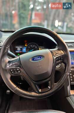 Внедорожник / Кроссовер Ford Explorer 2016 в Павлограде