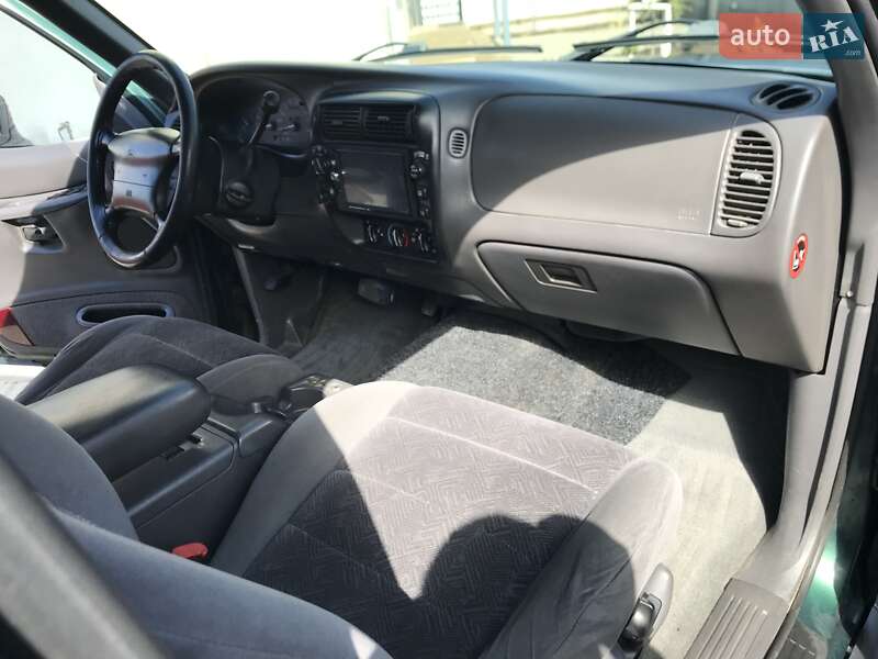 Позашляховик / Кросовер Ford Explorer 2000 в Одесі фото 8 Позашляховик / Кросовер Ford Explorer 2000 в Одесі
