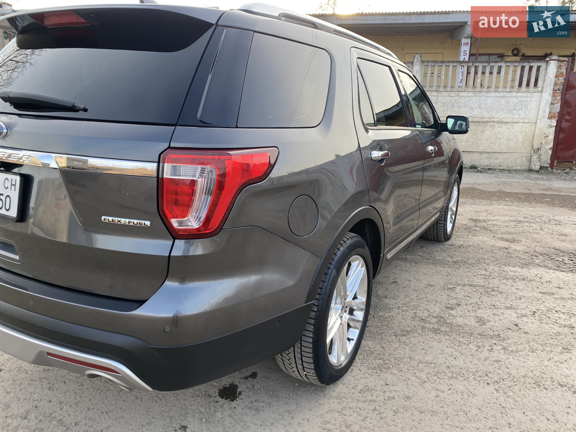 2015 Ford Explorer - мініатюра 16