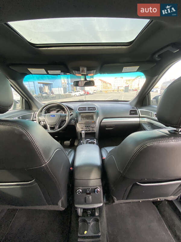 Позашляховик / Кросовер Ford Explorer 2016 в Києві