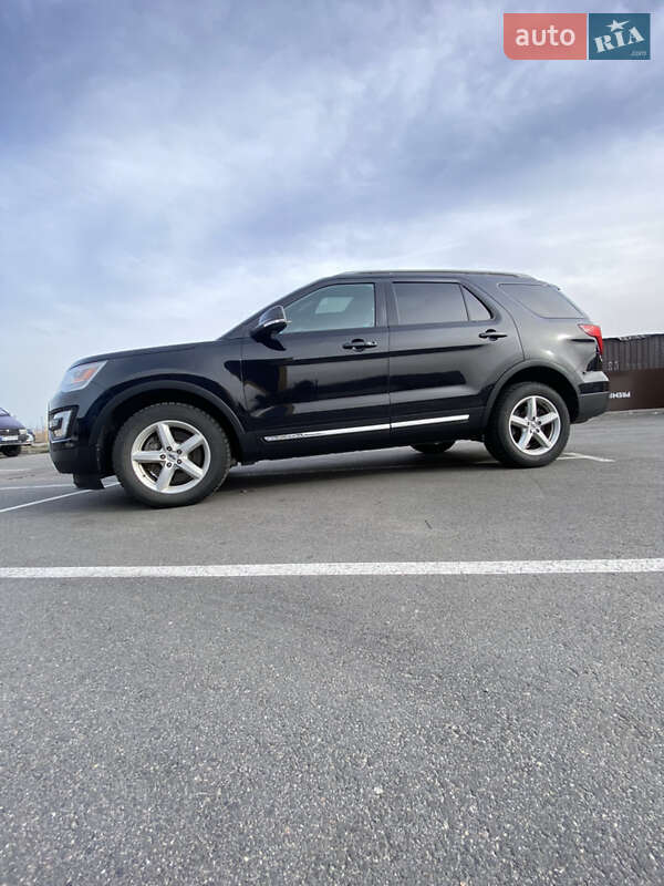 Внедорожник / Кроссовер Ford Explorer 2016 в 