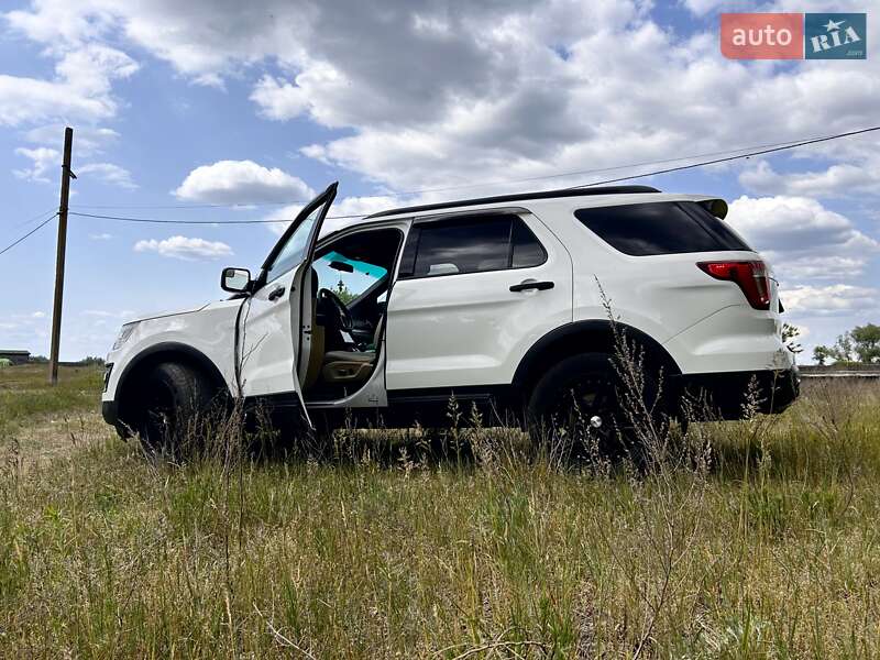 Внедорожник / Кроссовер Ford Explorer 2016 в Броварах