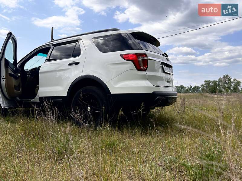 Внедорожник / Кроссовер Ford Explorer 2016 в Броварах