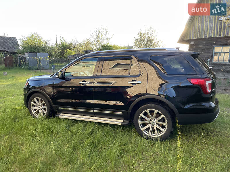 Позашляховик / Кросовер Ford Explorer 2016 в Чернігові
