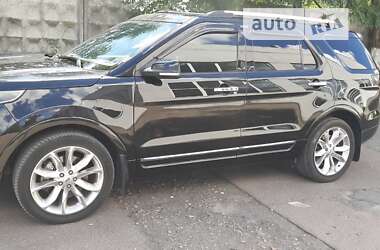 Позашляховик / Кросовер Ford Explorer 2015 в Києві