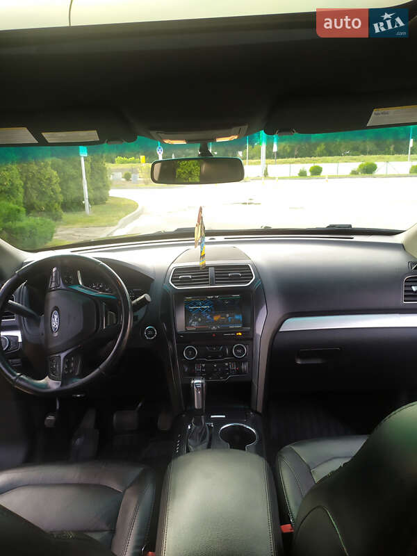 Внедорожник / Кроссовер Ford Explorer 2016 в Ивано-Франковске