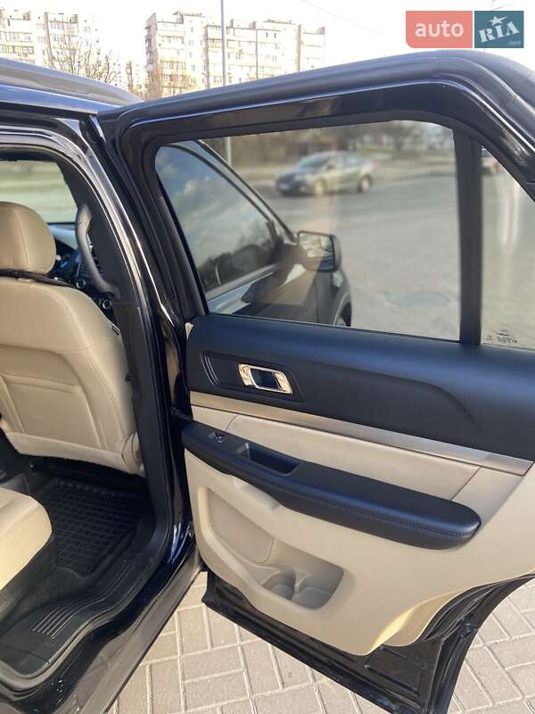 Позашляховик / Кросовер Ford Explorer 2017 в Києві