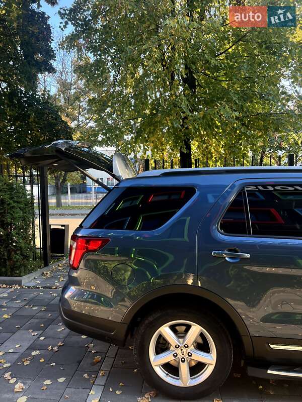 Позашляховик / Кросовер Ford Explorer 2018 в Києві